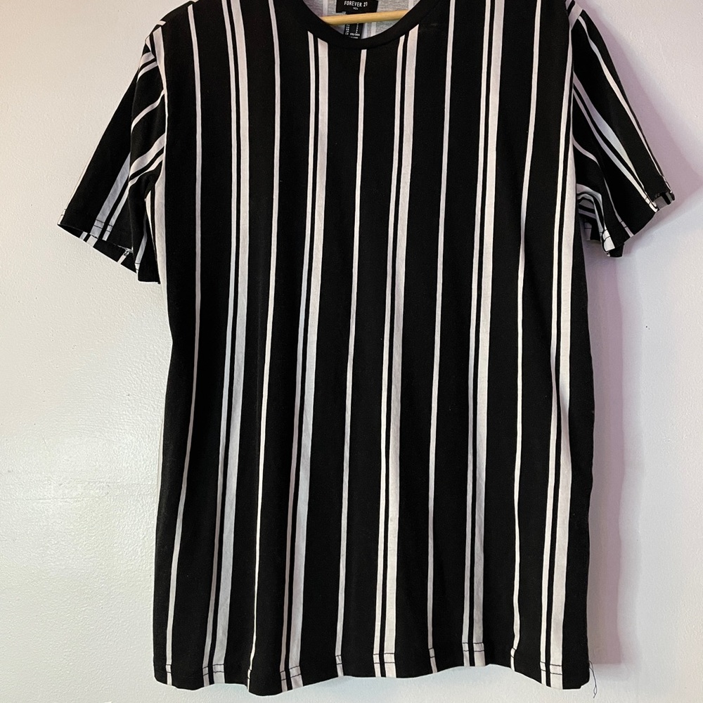 Front Striped Shirt black and white
